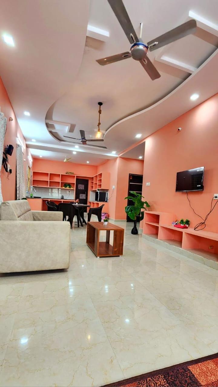 Ruhithahomestay- Ac Rooms-Free Wifi- Android Tv - Near To Alipiri- Door Service 티루파티 외부 사진