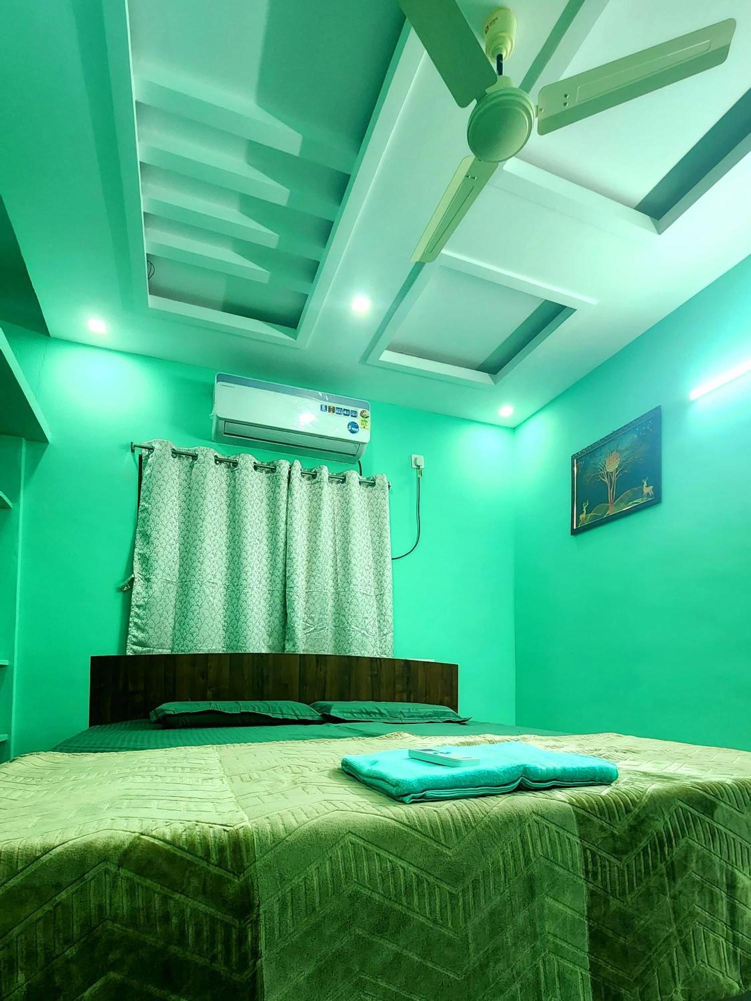Ruhithahomestay- Ac Rooms-Free Wifi- Android Tv - Near To Alipiri- Door Service 티루파티 외부 사진